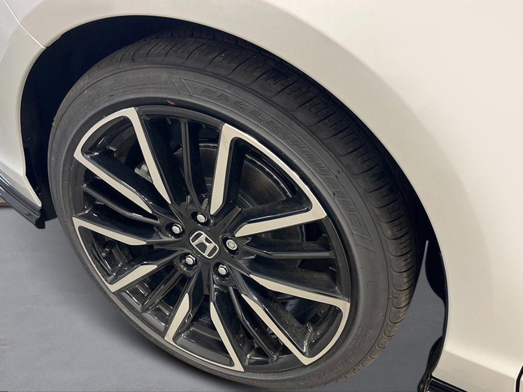 New 2026 Platinum White Pearl Honda Touring image 12