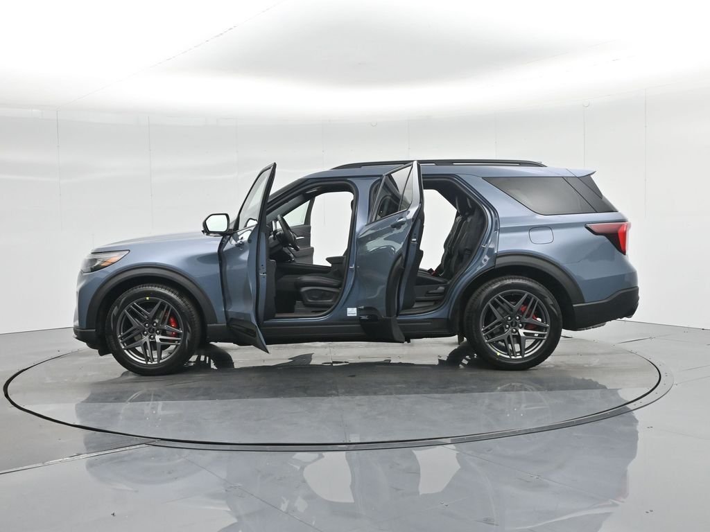 2025 Ford Explorer ST - Photo 40