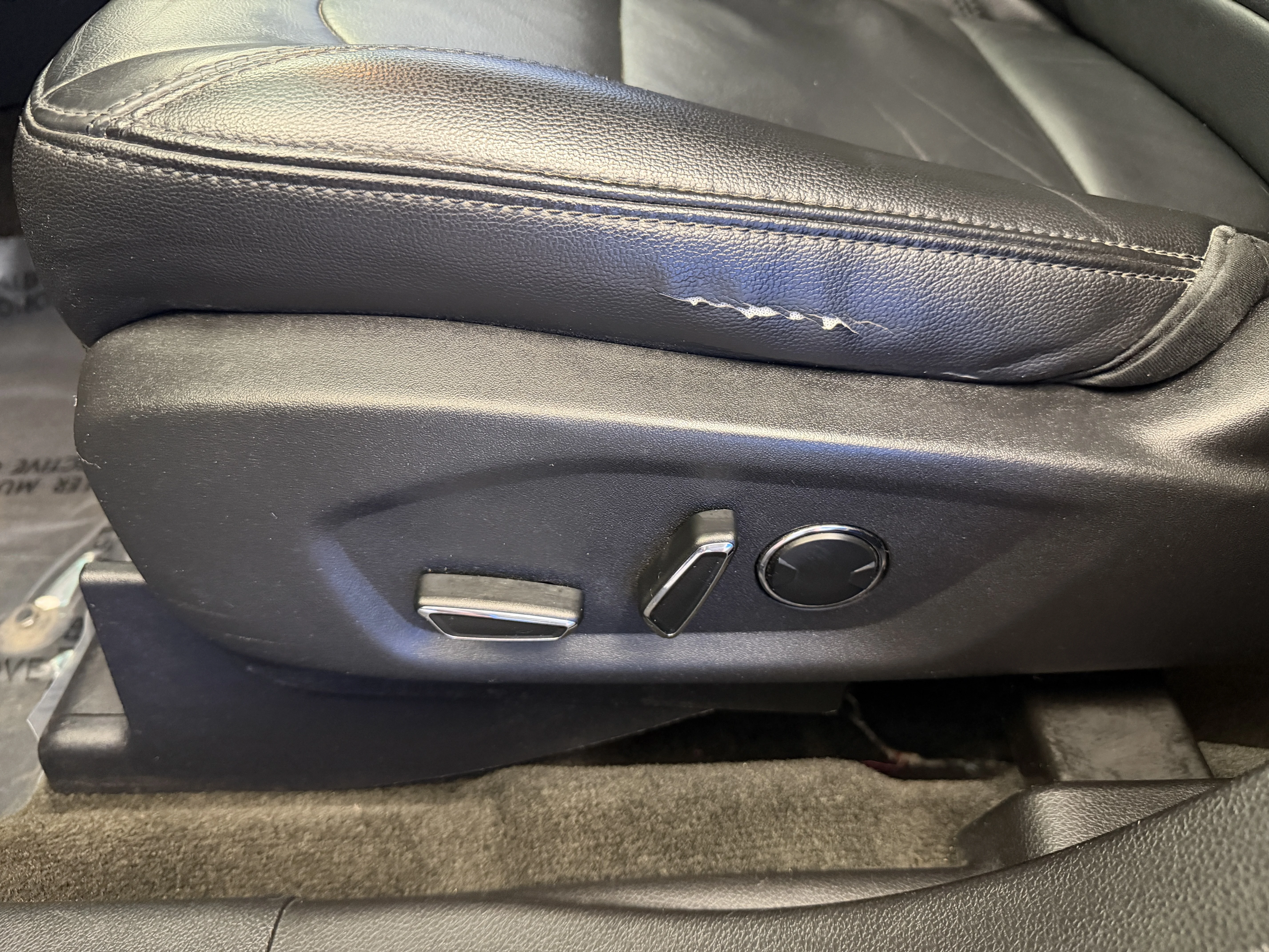 Used 2016 Shadow Black Ford XLT image 13