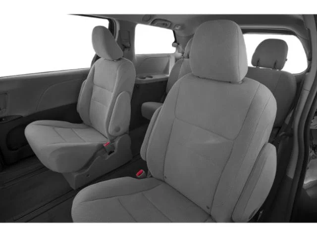 Used 2018 Gold Toyota XLE image 14