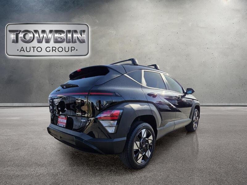 Used 2025 Black Hyundai SEL image 5