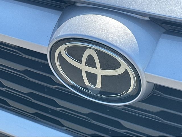 Used 2022 Silver Toyota XLE image 41