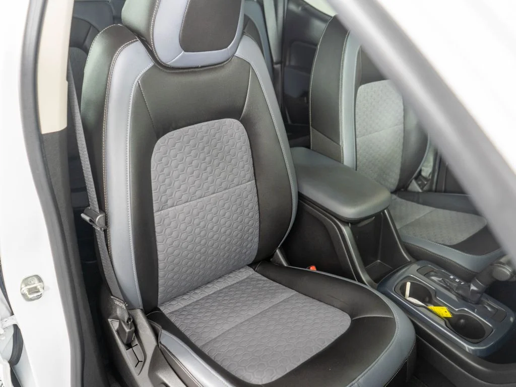Used 2015 White Chevrolet Z71 image 7
