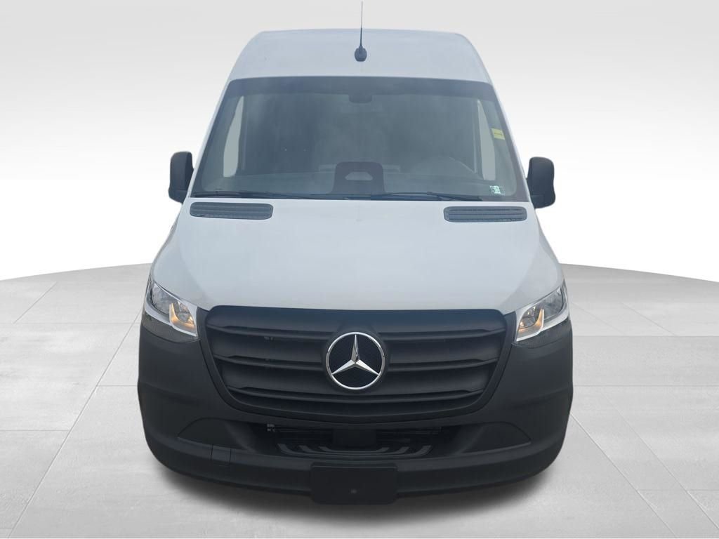 New 2026 Arctic White Mercedes-Benz Cargo 170 WB image 8