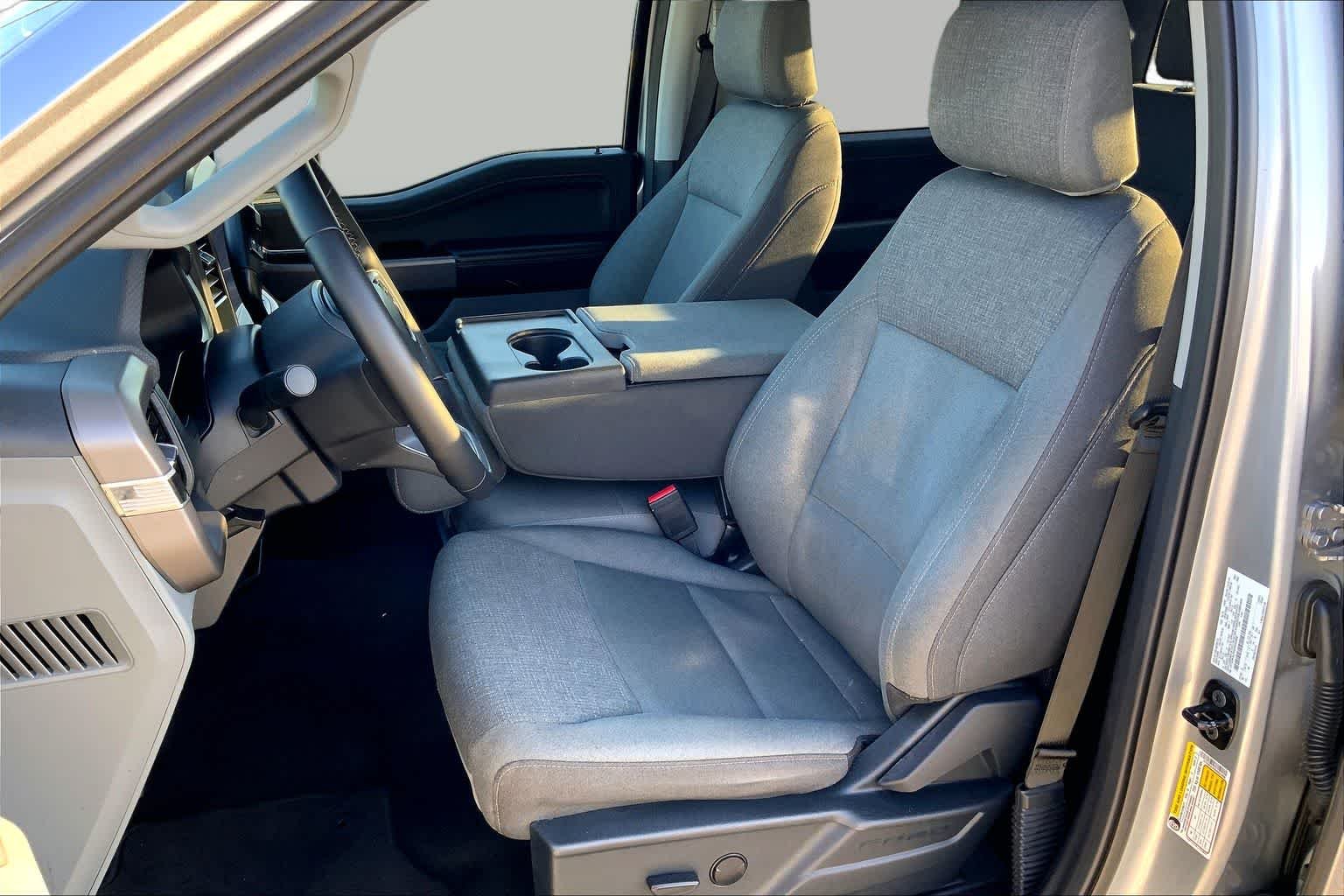 Used 2025 Iconic Silver Ford XLT image 8
