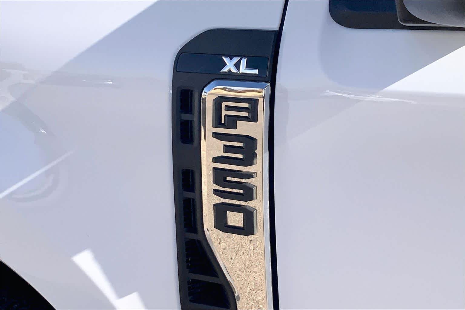 2026 Ford F-350 Super Duty XL - Photo 15