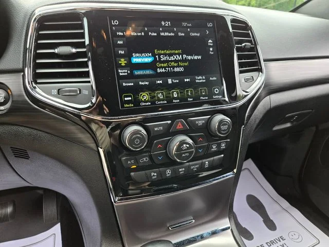Used 2021 Gray Jeep Laredo image 29