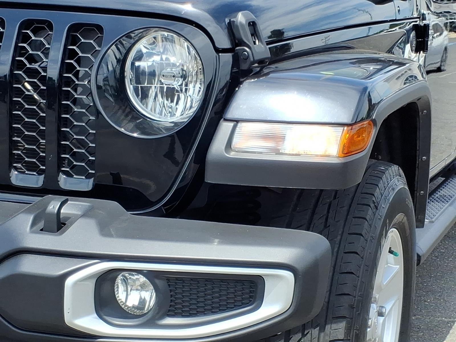 Used 2023 Black Clearcoat Jeep Sport S image 16
