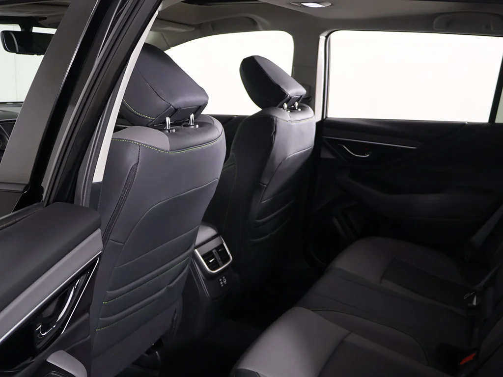 Used 2025 Black Subaru Onyx Edition image 29