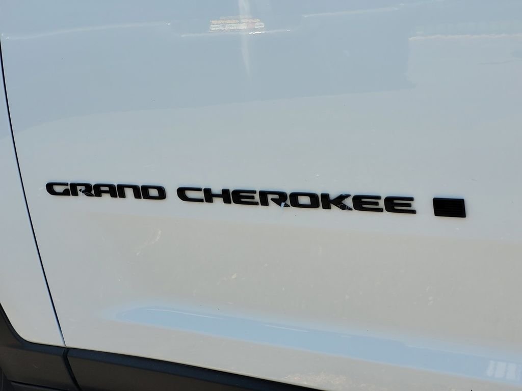 Used 2023 White Jeep Altitude X image 10