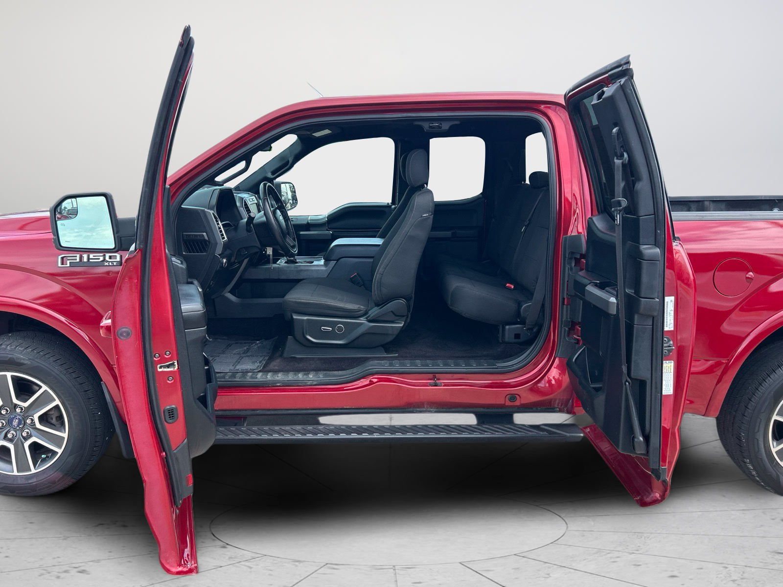 Used 2015 Red Ford XLT image 24