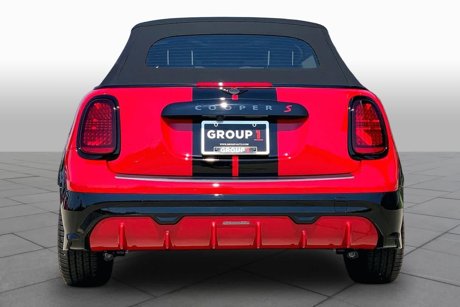 New 2026 Chili Red II MINI Iconic image 4