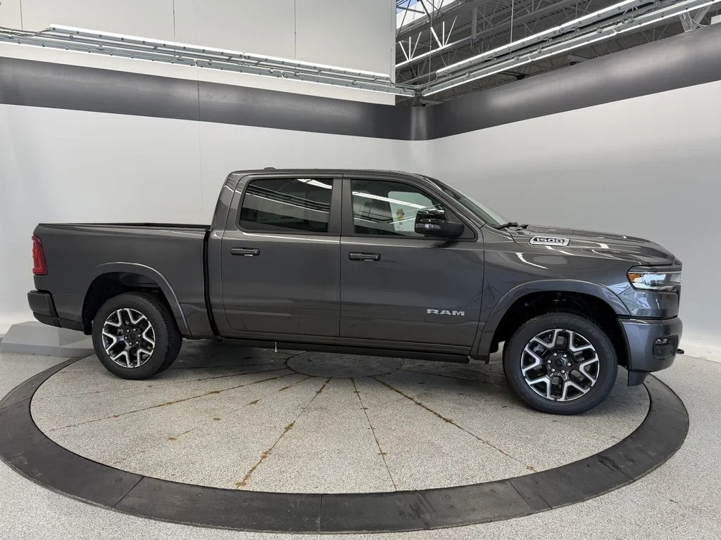 New 2026 Granite Crystal Metallic Clear-Coat Exterior Paint Ram Laramie image 4