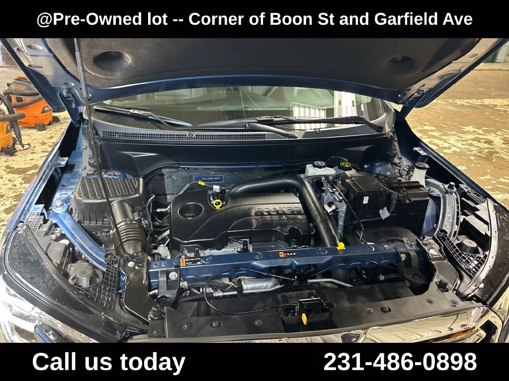 Used 2024 Blue GMC SLT image 10