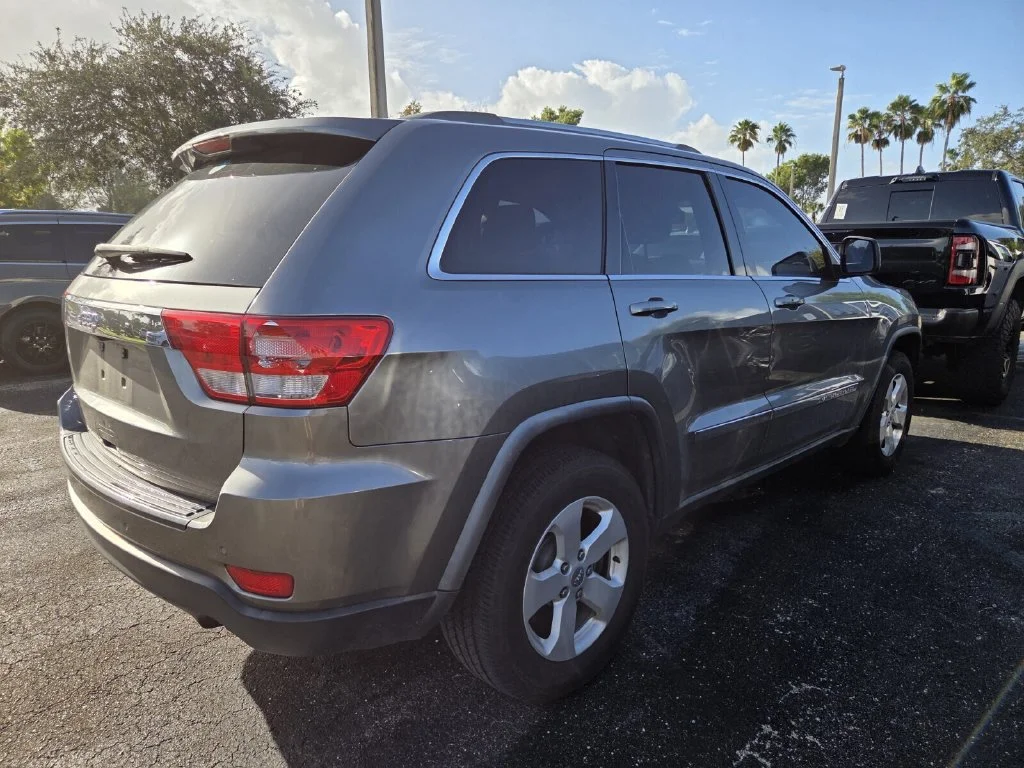 Used 2011 Mineral Gray Metallic Jeep Laredo image 5