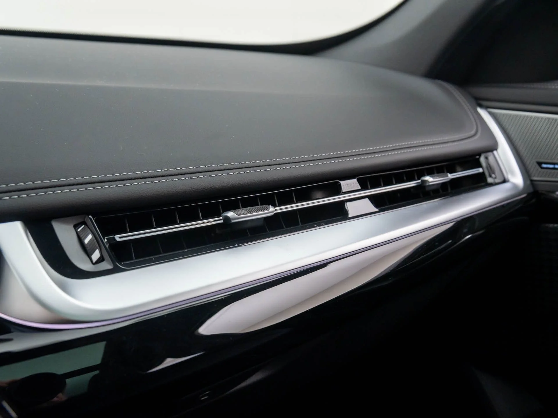 New 2026 Silver BMW xDrive28i image 28