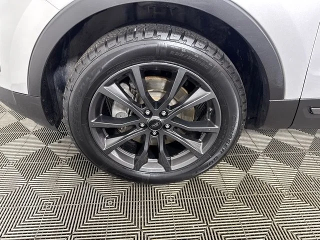 Used 2017 Ingot Silver Ford XLT image 10