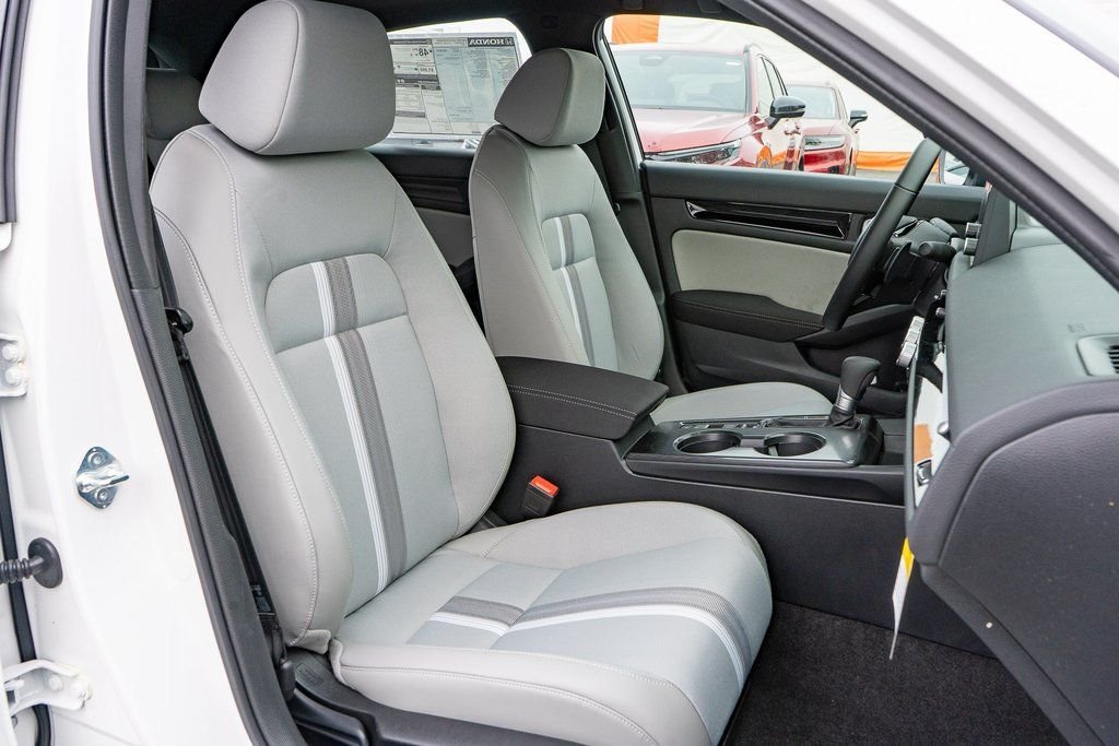 2026 Honda Civic Hatchback Sport - Photo 16