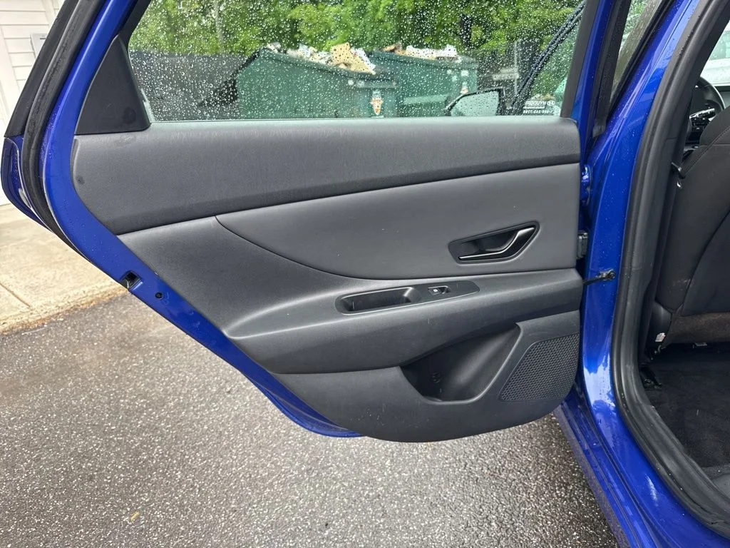 Used 2025 Blue Hyundai SEL Sport image 30