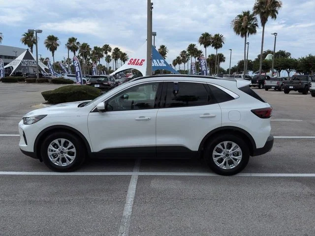 Used 2023 White Ford Active image 7