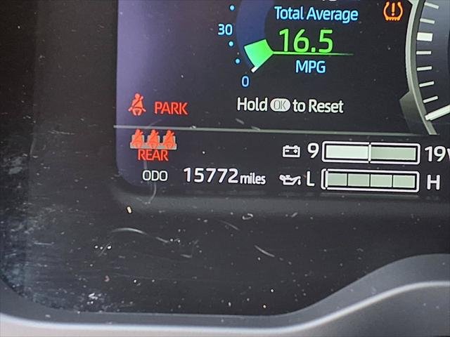 Certified Used 2025 WIND CHILL PEARL Toyota  image 15