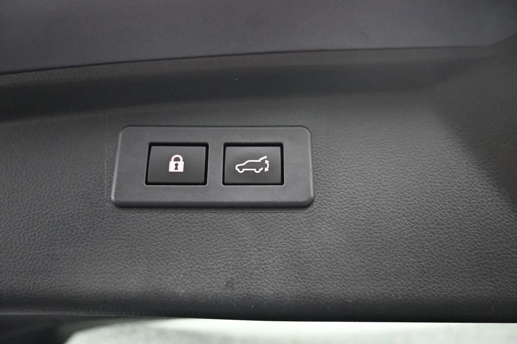 Used 2020 Gray Subaru Premium image 12