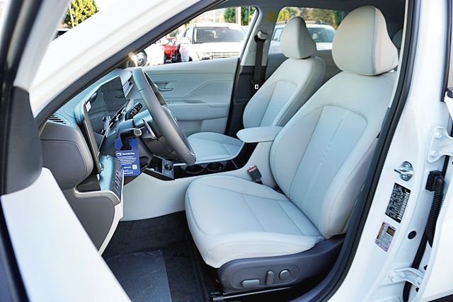 New 2026 White Hyundai SEL Premium image 17