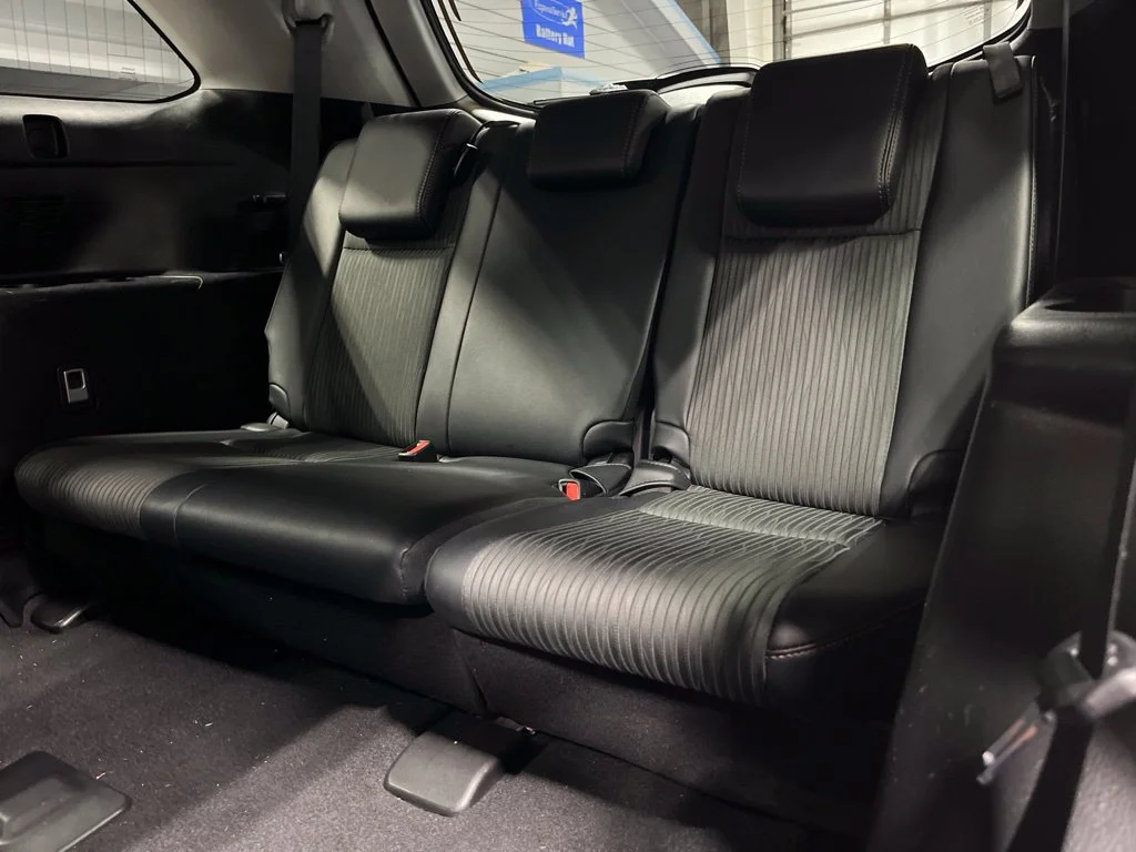 Used 2018 Blizzard Pearl Toyota LE Plus image 32