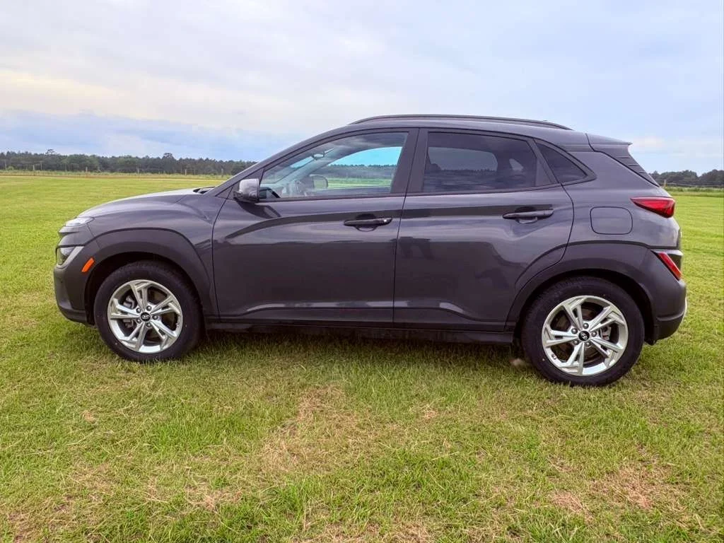 Used 2023 Gray Hyundai SEL image 11