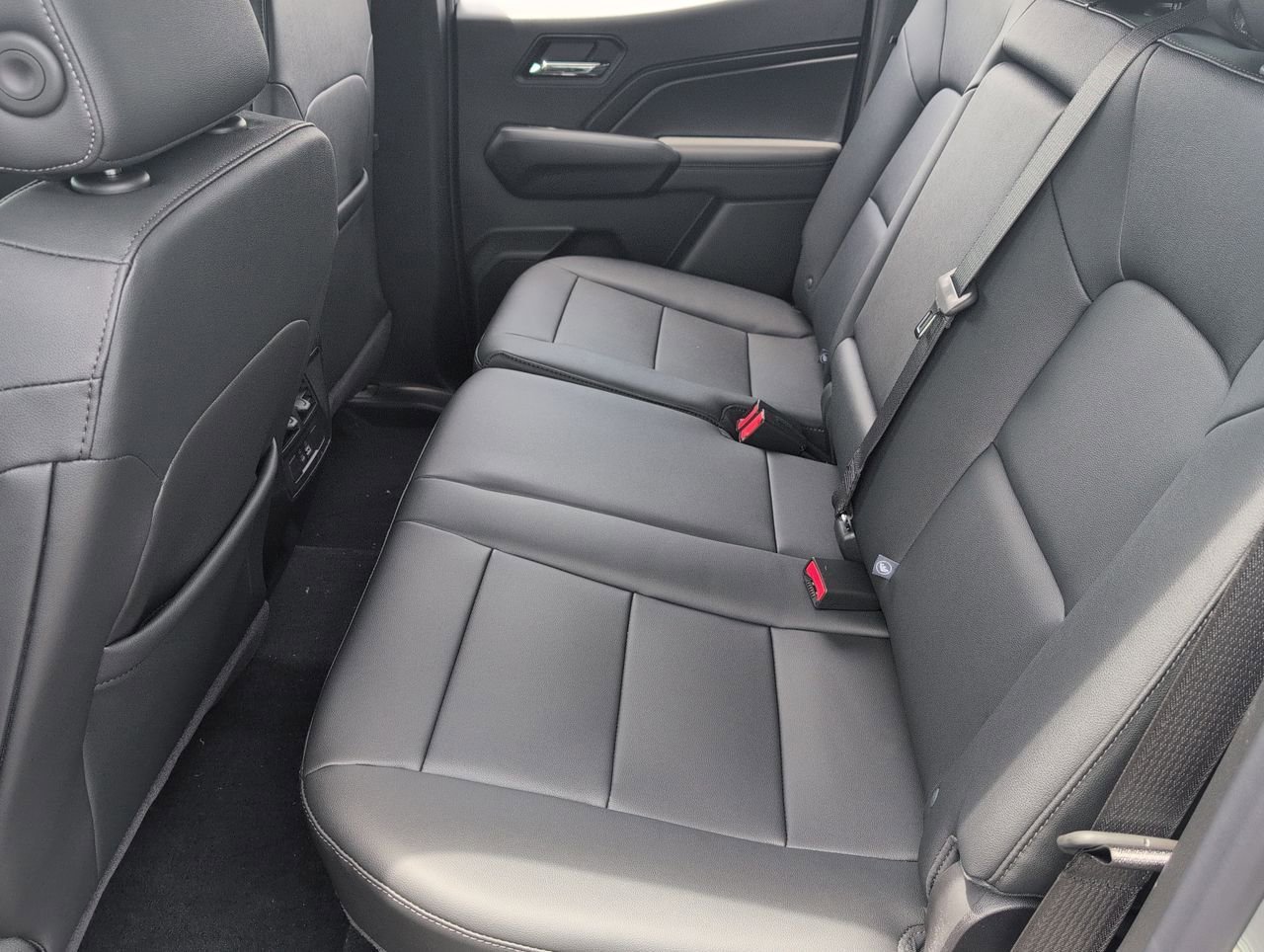New 2026 Sterling Metallic GMC Elevation image 23