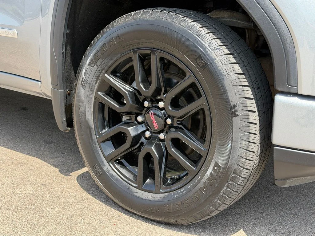 Used 2025 Gray GMC Elevation image 25