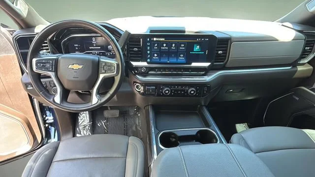 Used 2025 Lakeshore Blue Metallic Chevrolet LTZ image 16