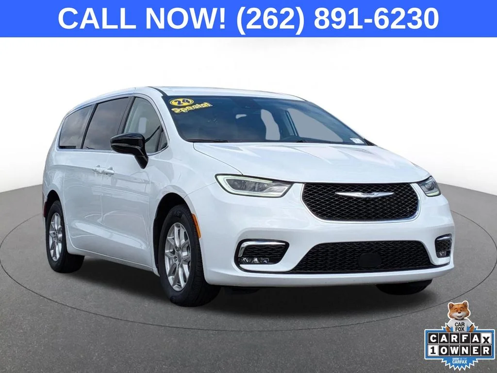 Used 2024 White Chrysler Touring L image 1