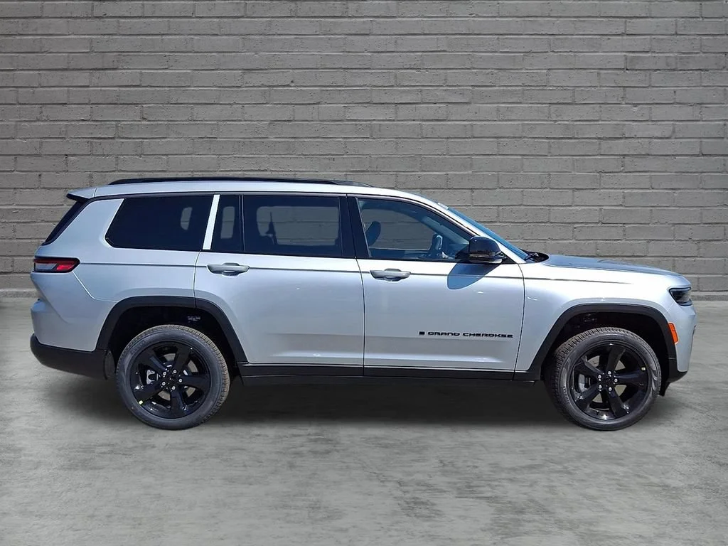 New 2026 Silver Zynith Jeep Limited image 9