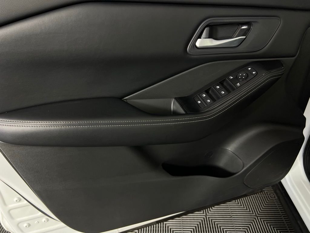 2024 Nissan Rogue SV - Photo 22