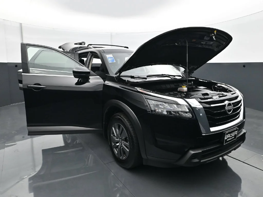 Used 2025 Super Black Nissan SV image 41