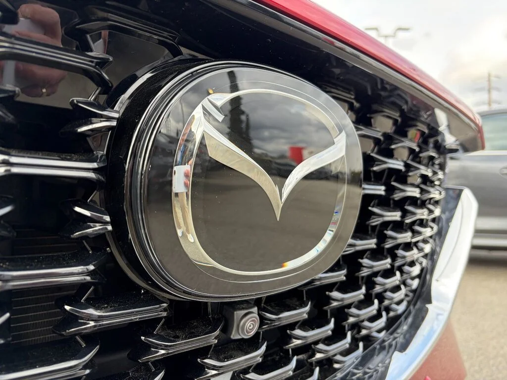 Used 2023 Soul Red Crystal Metallic Mazda Signature AWD at Top of the Line Signature Model! image 4