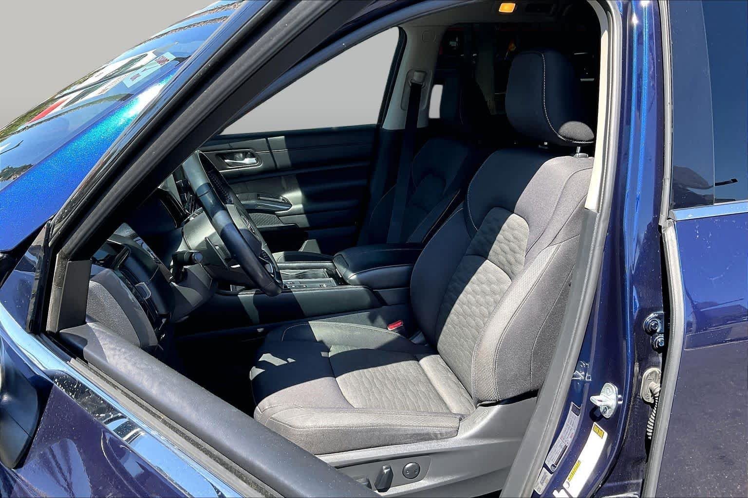 Used 2022 Deep Ocean Blue Pearl Nissan SV image 7