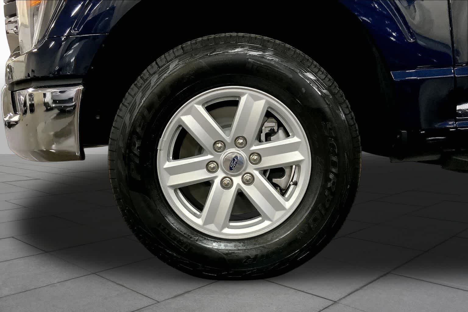 Used 2023 Antimatter Blue Metallic Ford XLT image 9