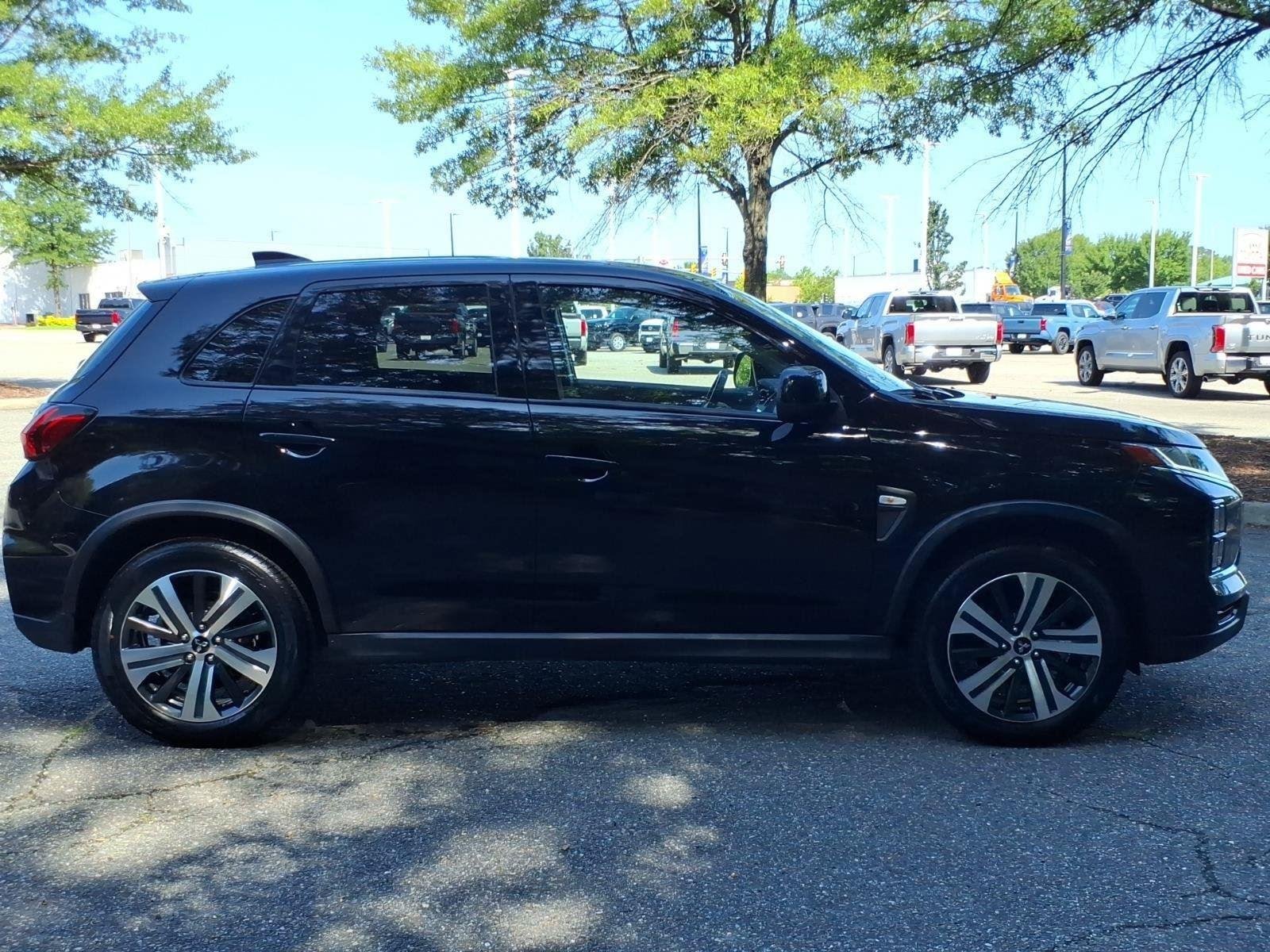 Used 2025  MITSUBISHI  image 8