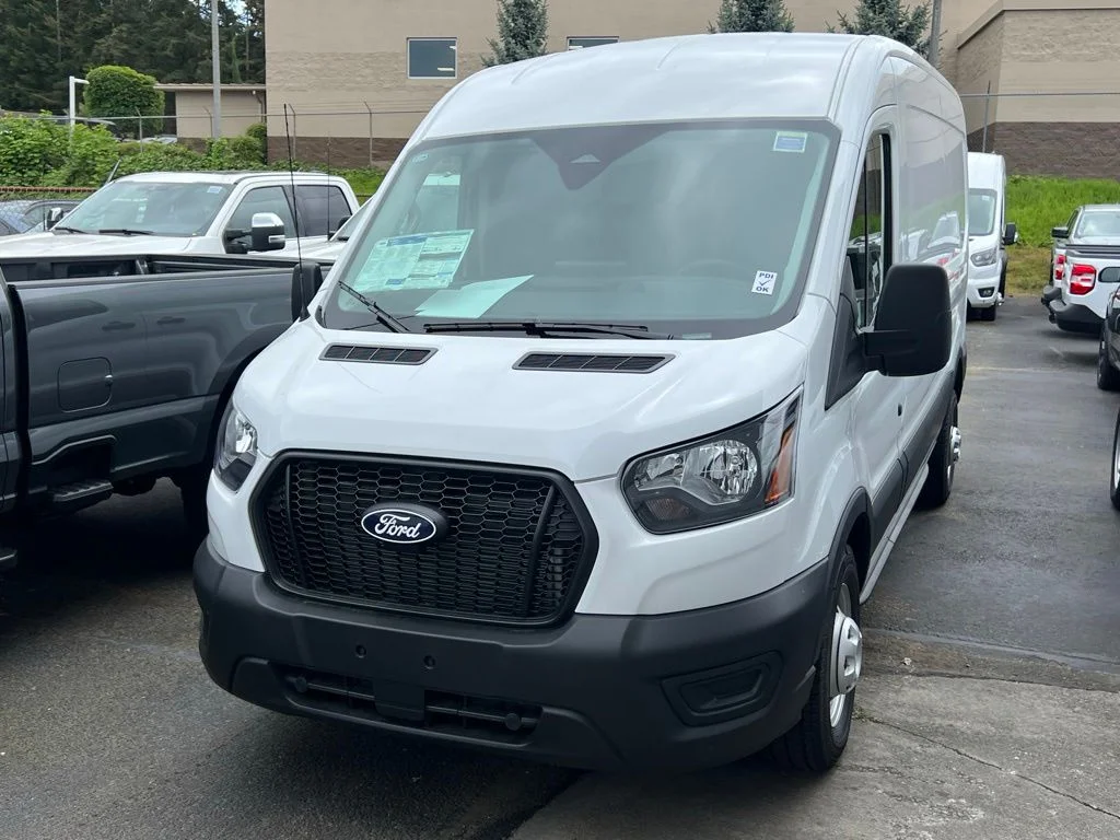 New 2026 Oxford White Ford Cargo Van image 4