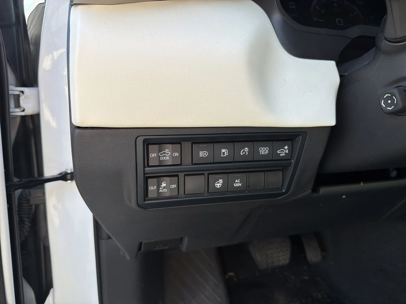 Used 2023 Pearl Toyota Capstone image 15
