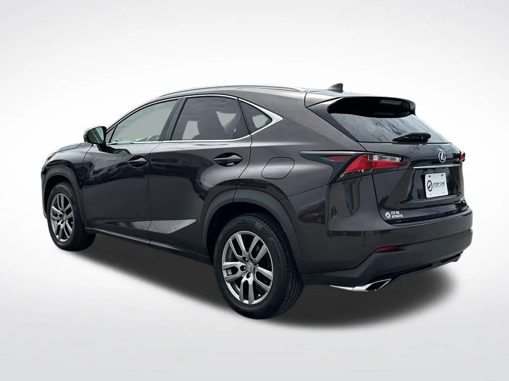 Used 2015 Red Lexus 200t image 5