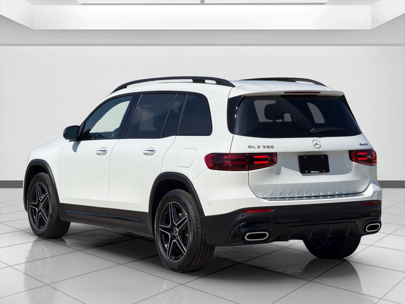 New 2026 Polar White Mercedes-Benz GLB 250 image 28