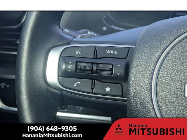 Used 2023 White Kia EX image 25