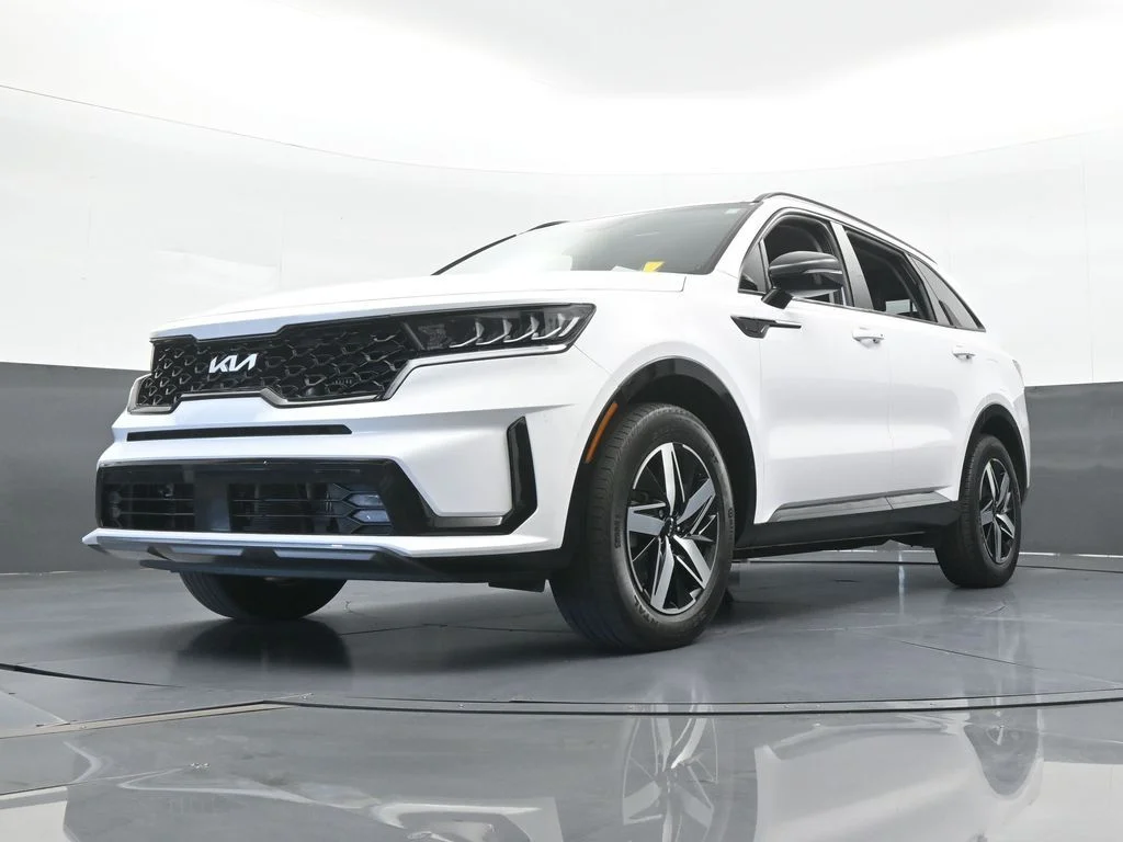 Used 2022 Glacial White Pearl Kia EX image 58