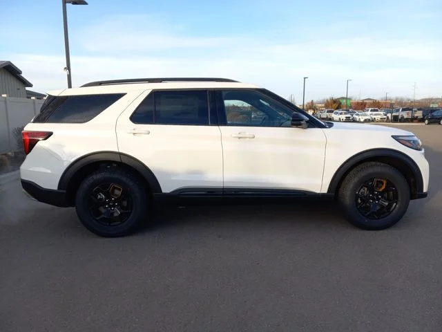 New 2026 Star White Metallic Tri-Coat Ford Tremor image 2