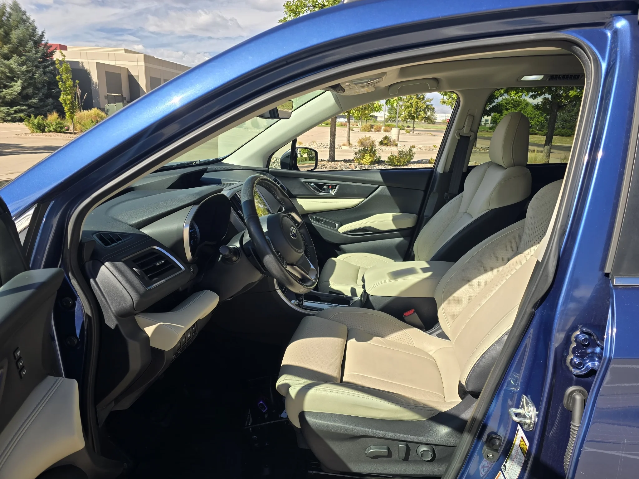 Used 2020 Abyss Blue Pearl Subaru Limited image 12