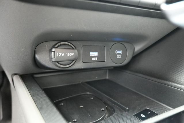Used 2025 Silver Hyundai SEL Convenience image 30