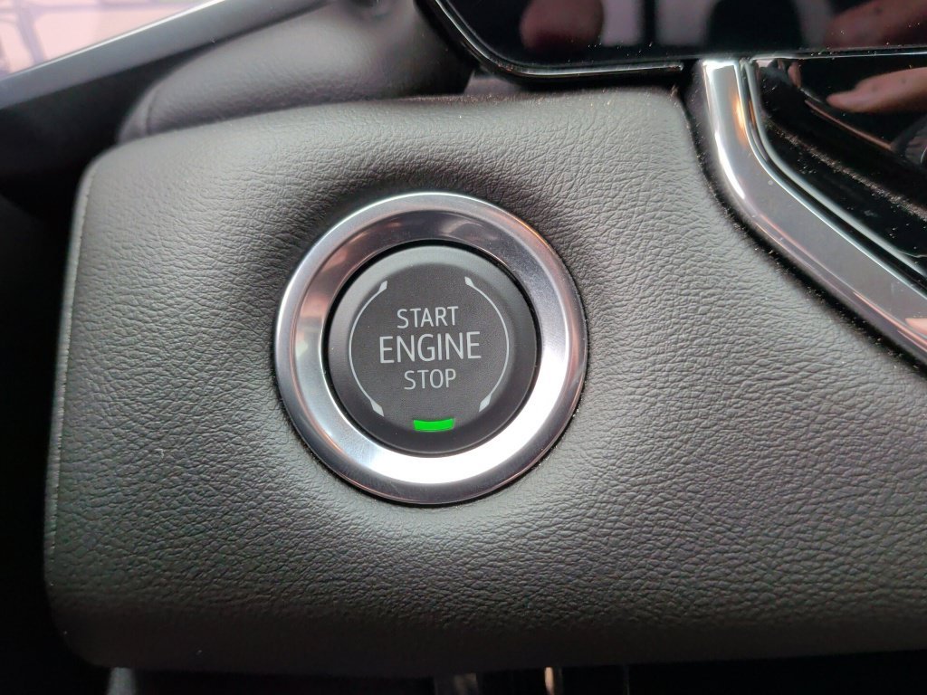 Used 2026  GMC Elevation image 23